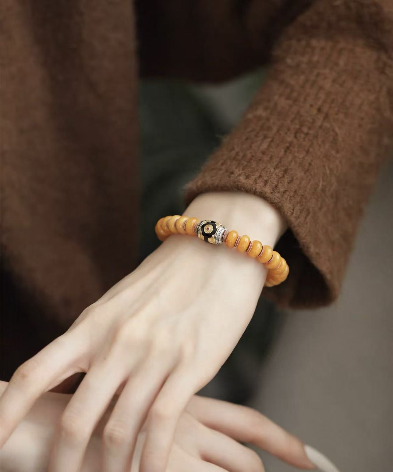 2026 New Natural beeswax tablet bead bracelet with vintage dzi bead accessories